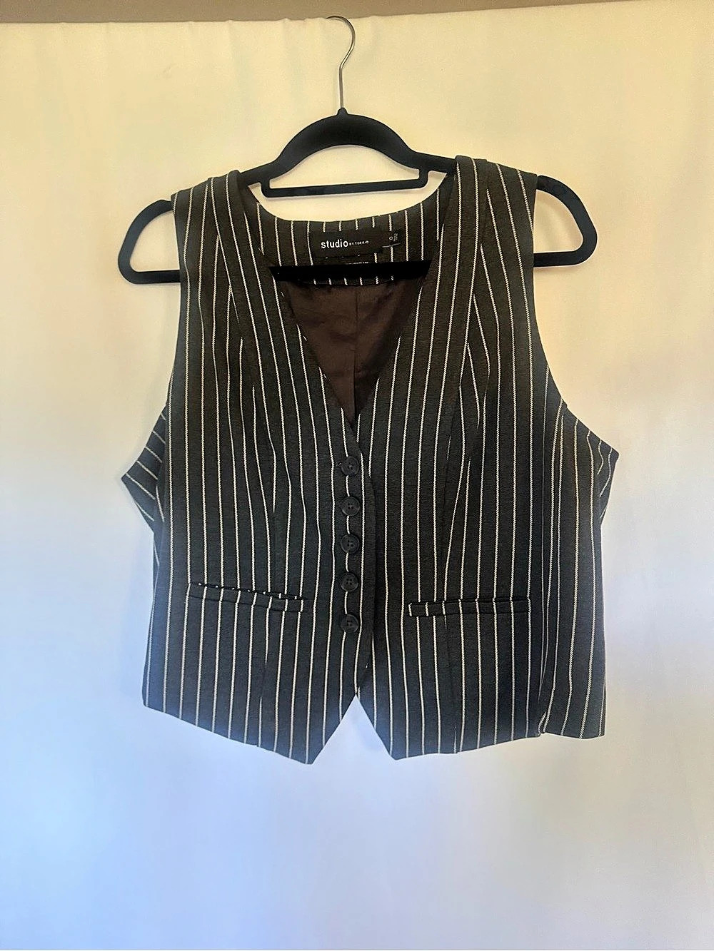 Studio by Torrid Striped Vest in Black & White Size 0 Like New